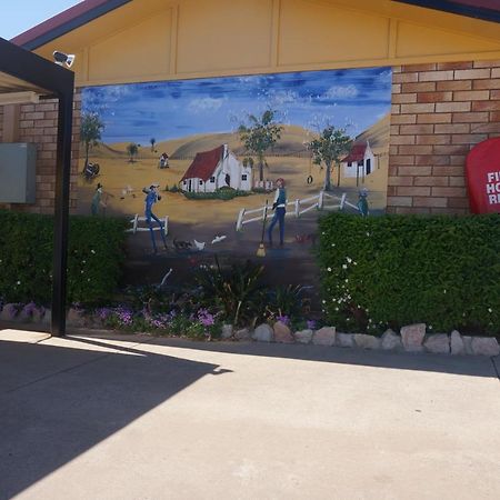 Miles Outback Motel Luaran gambar