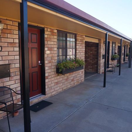 Miles Outback Motel Luaran gambar