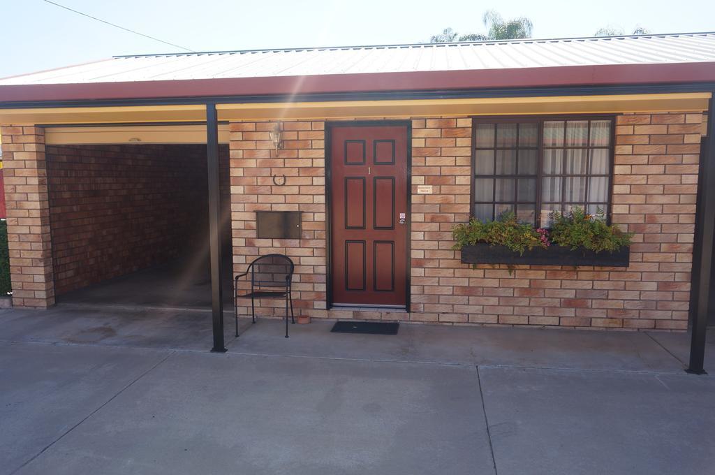 Miles Outback Motel Luaran gambar