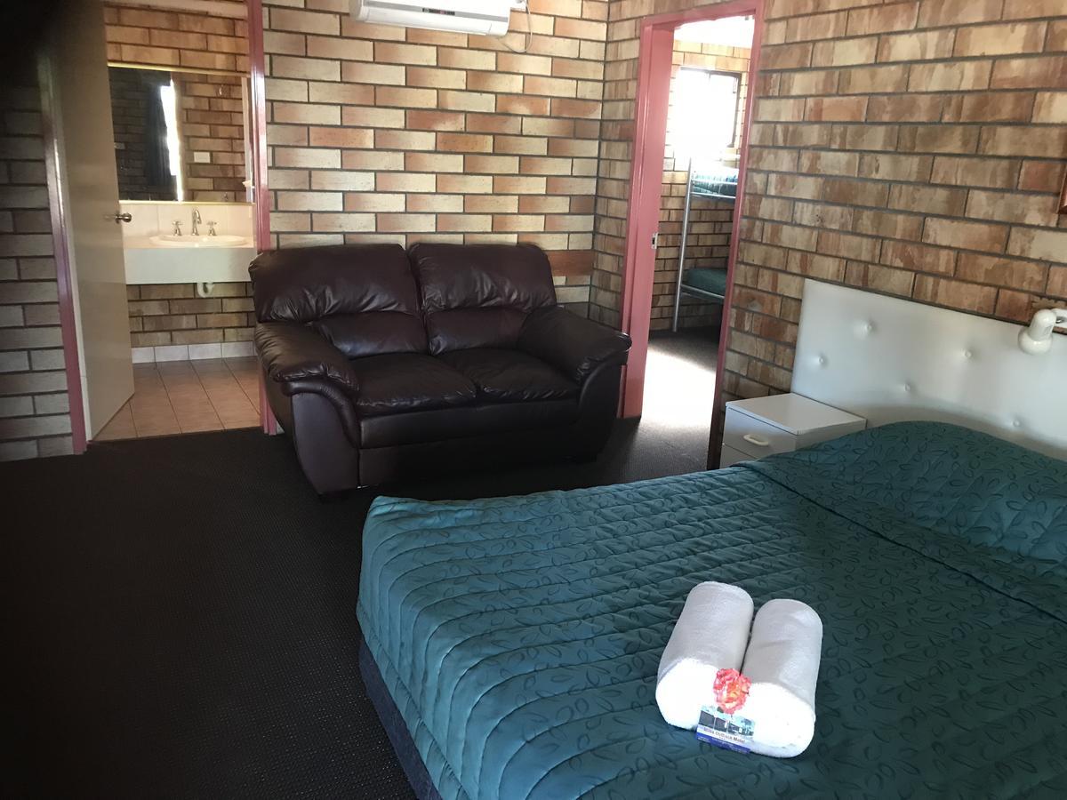 Miles Outback Motel Luaran gambar