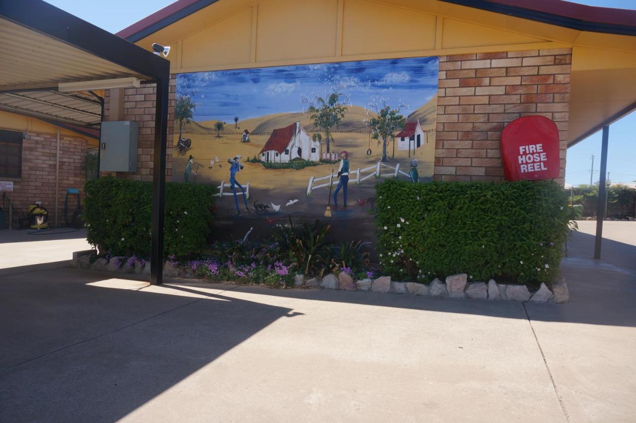 Miles Outback Motel Luaran gambar