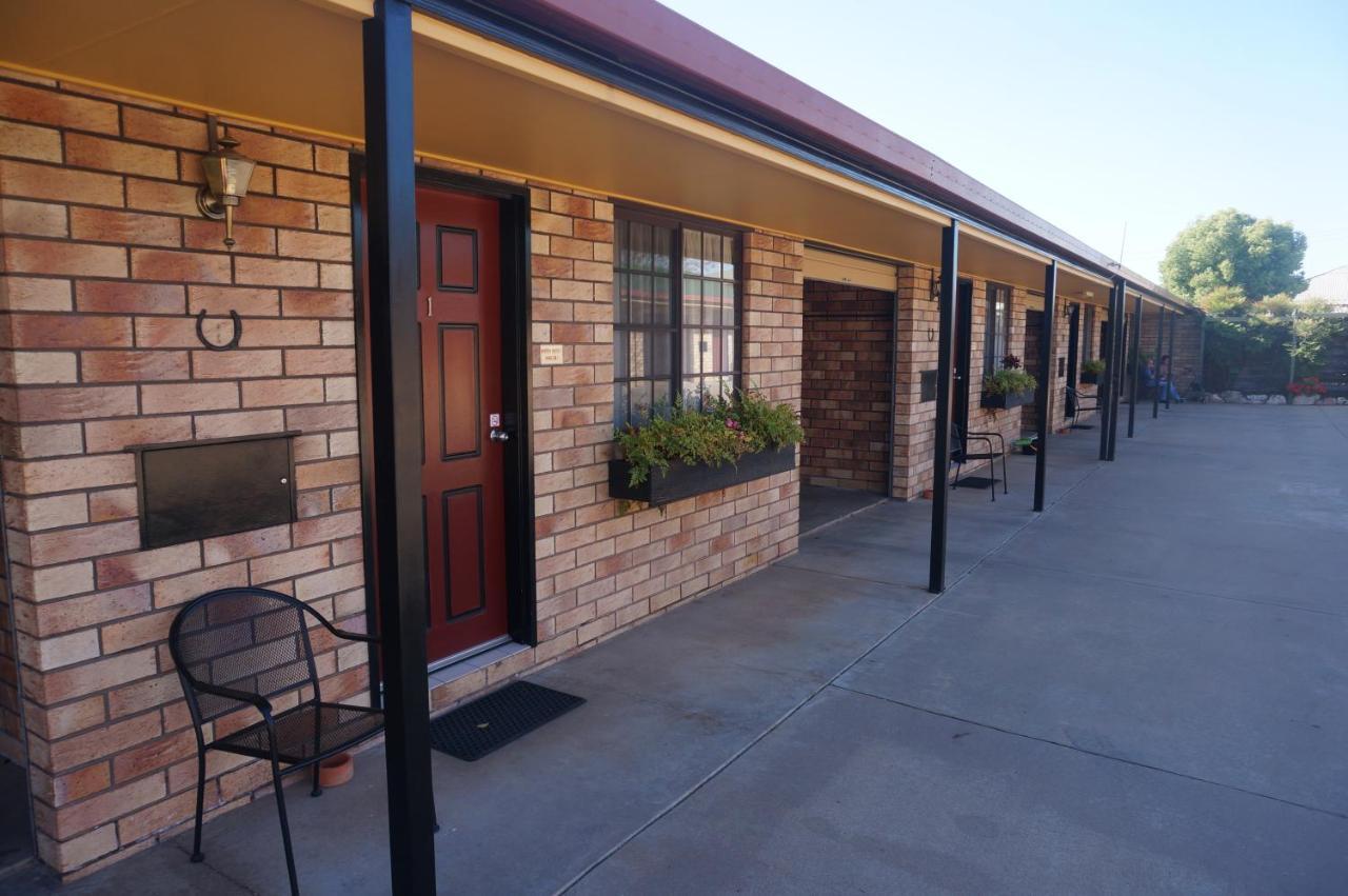 Miles Outback Motel Luaran gambar
